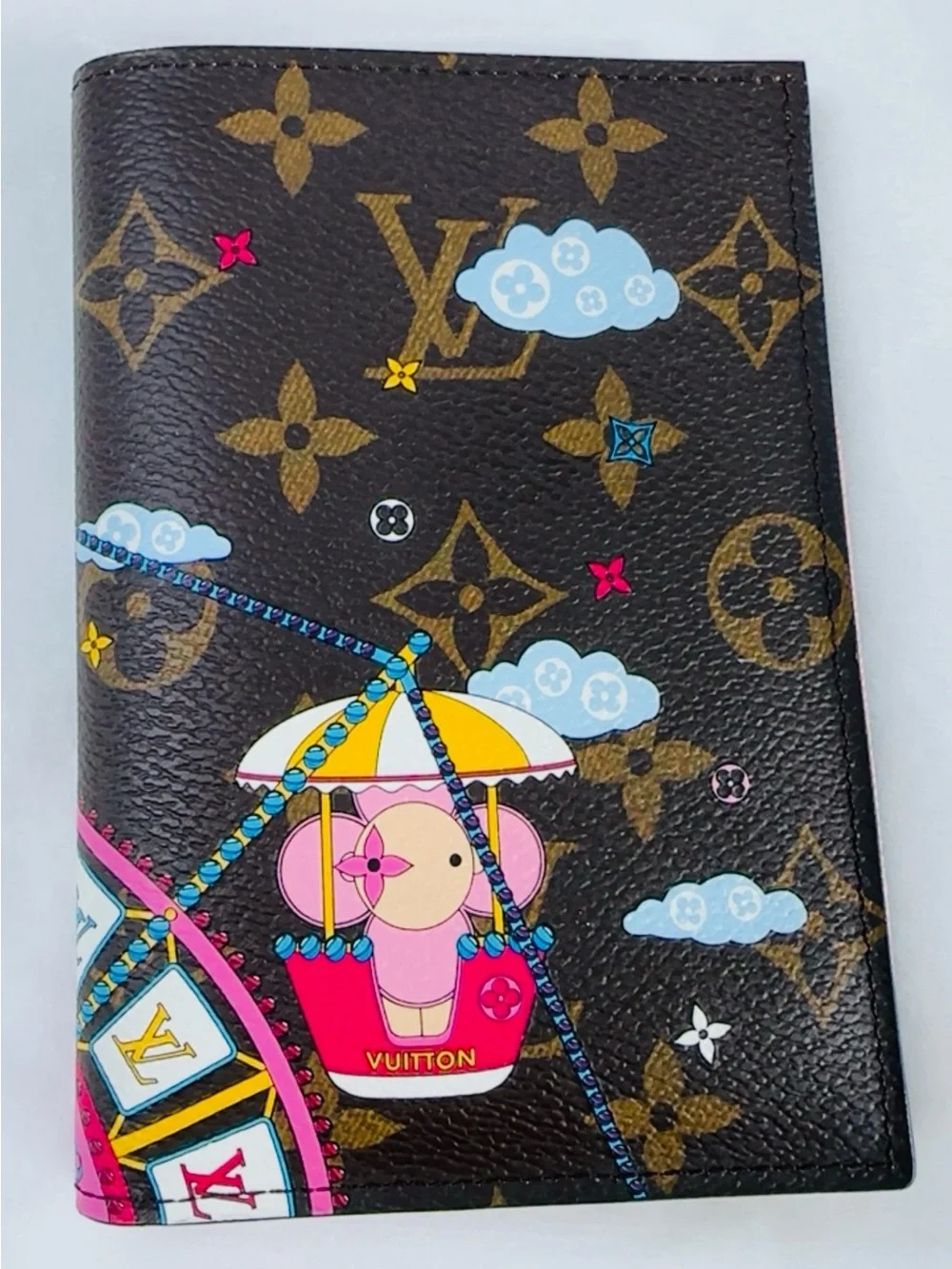 ♥️Louis Vuitton Monogram Big Wheel Passport cover ♥️